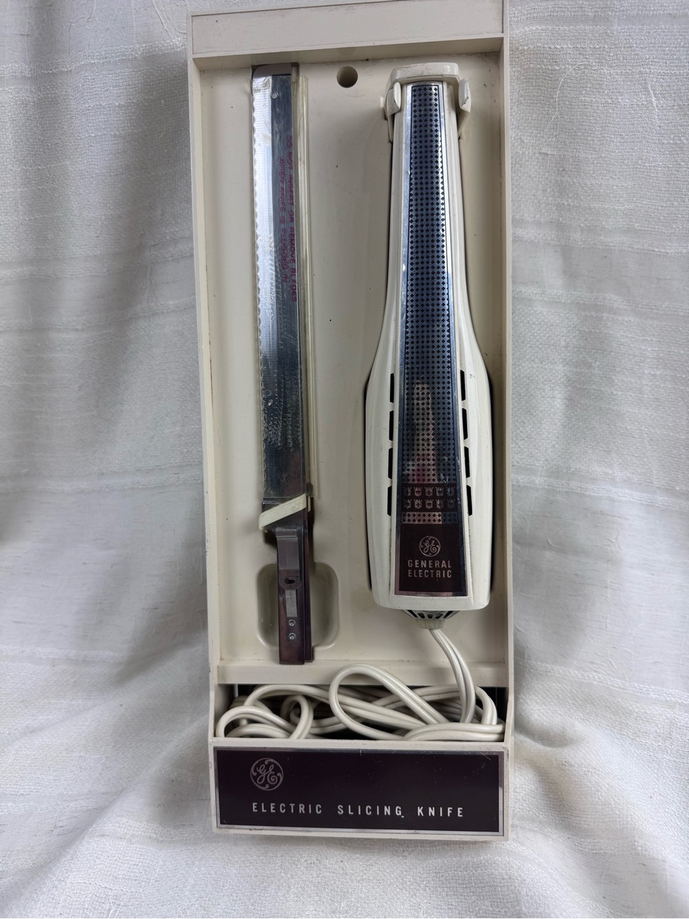 Vintage GE Electric Carving Knife w Wall Mount Case Tested Working